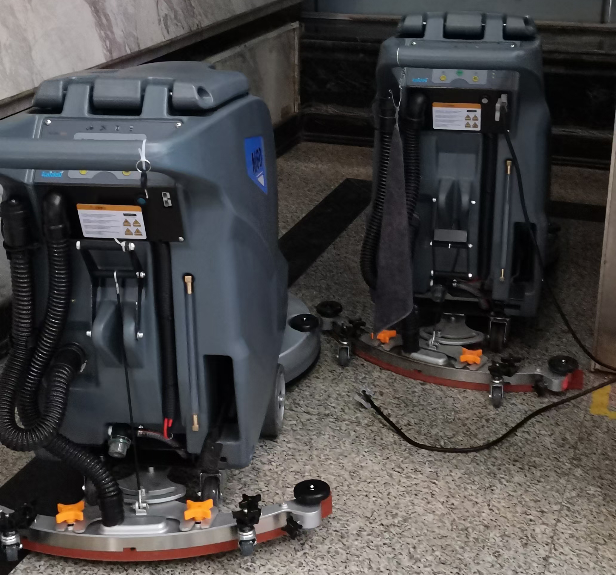 西安市中心医院采购洗地机选择了高乐美公司